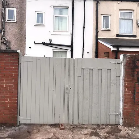 Newly Renovated 3 Ensuite Bedroom House In Bury, 5 People Bury  Exterior photo