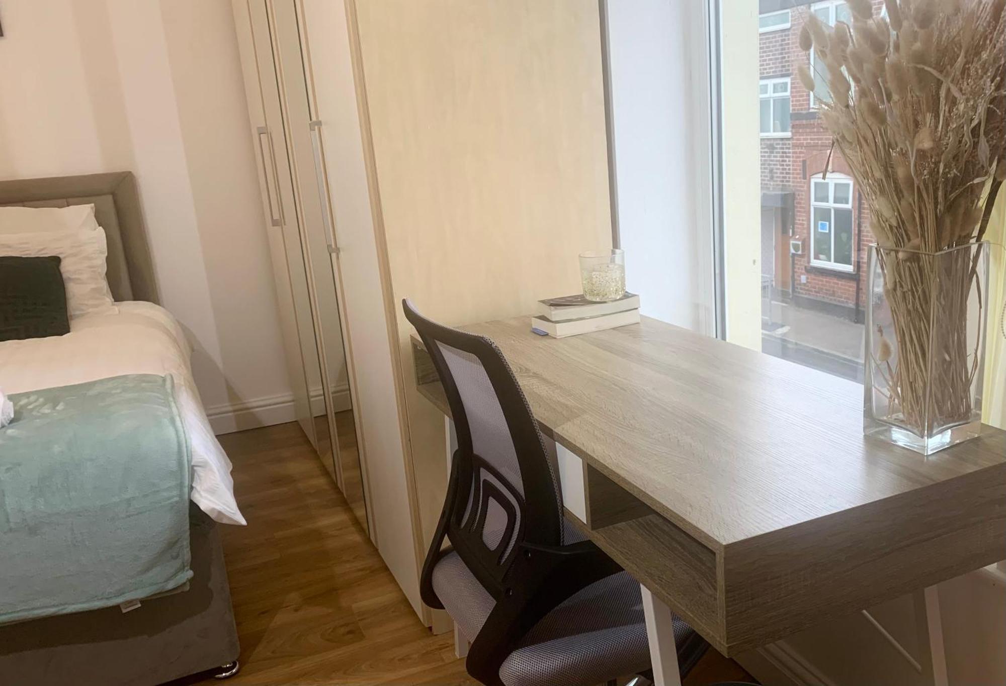 Apartment Newly Renovated 3 Ensuite Bedroom House In Bury, 5 People Bury (Greater Manchester)