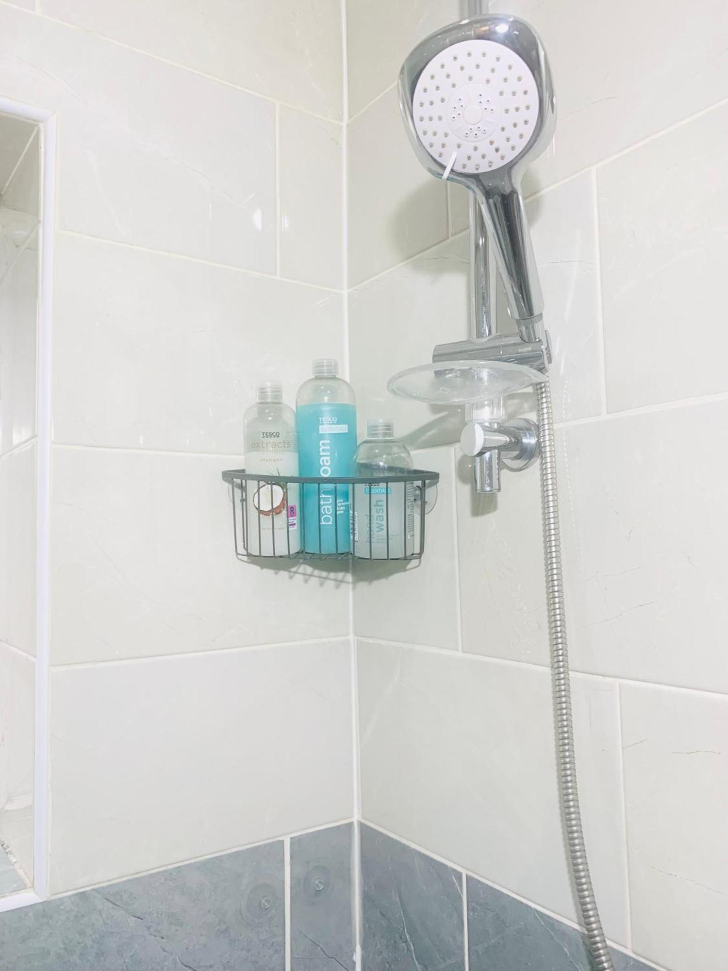 Newly Renovated 3 Ensuite Bedroom House In Bury, 5 People Apartment Bury (Greater Manchester)