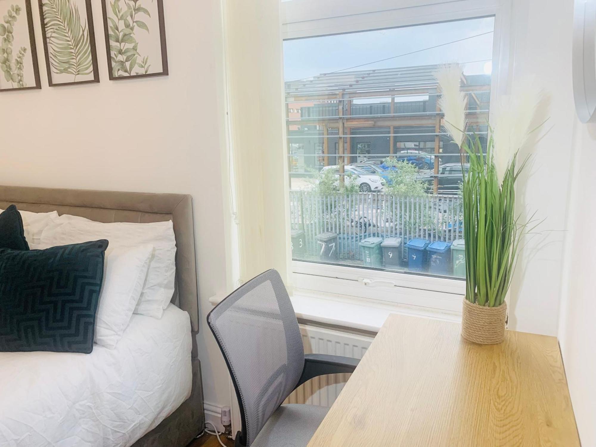 Apartment Newly Renovated 3 Ensuite Bedroom House In Bury, 5 People *