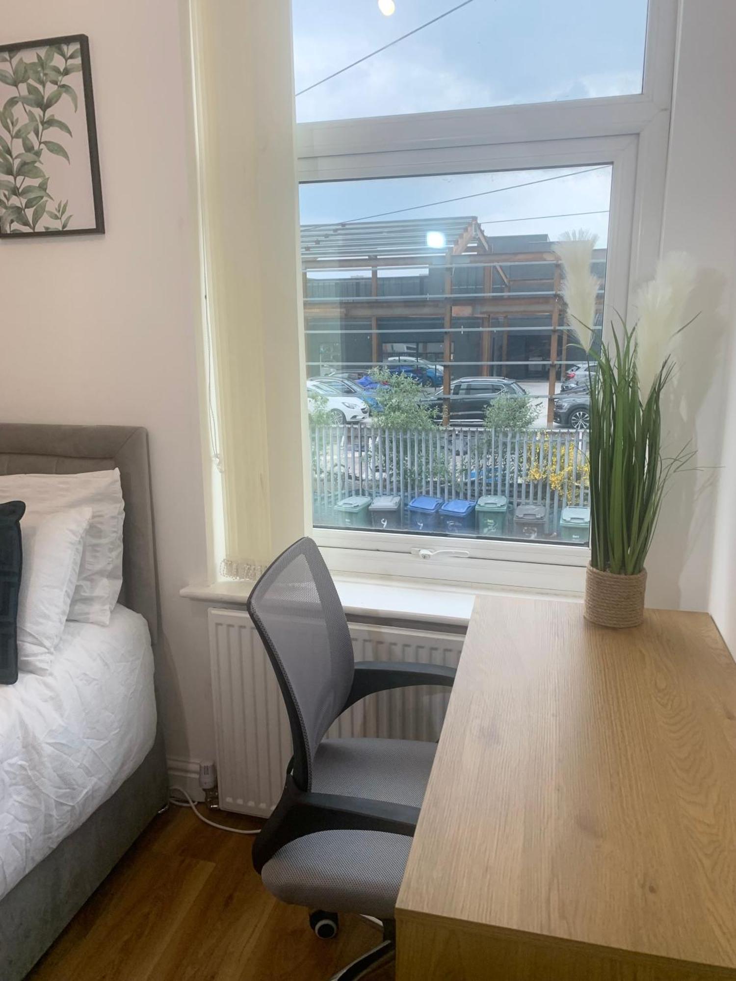 Newly Renovated 3 Ensuite Bedroom House In Bury, 5 People * Bury (Greater Manchester)